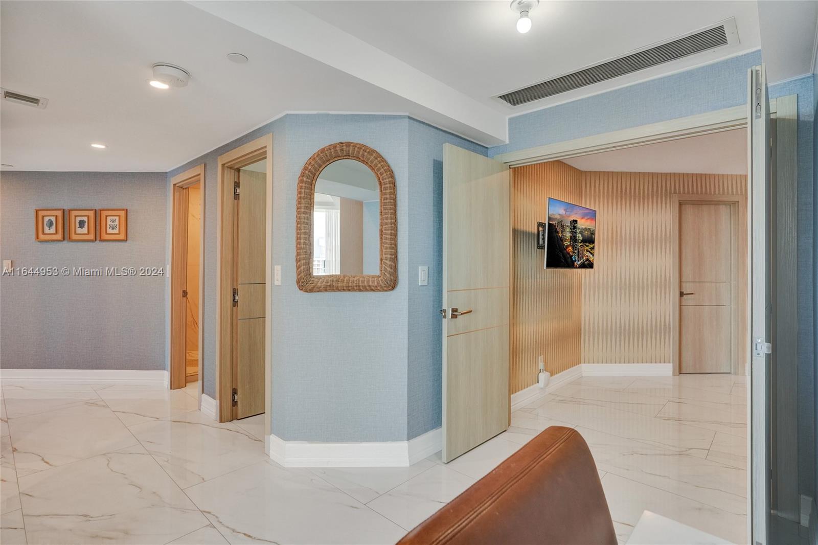 3000 ISL BLVD WILLIAMS IS - Residential