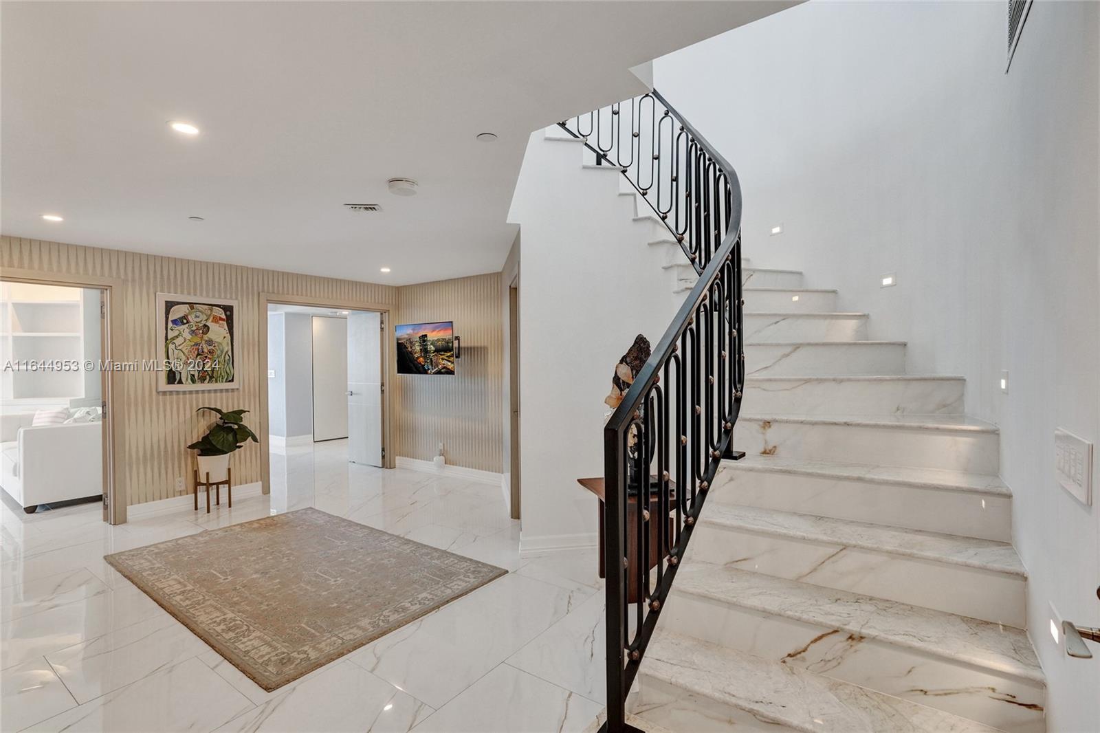 3000 ISL BLVD WILLIAMS IS - Residential