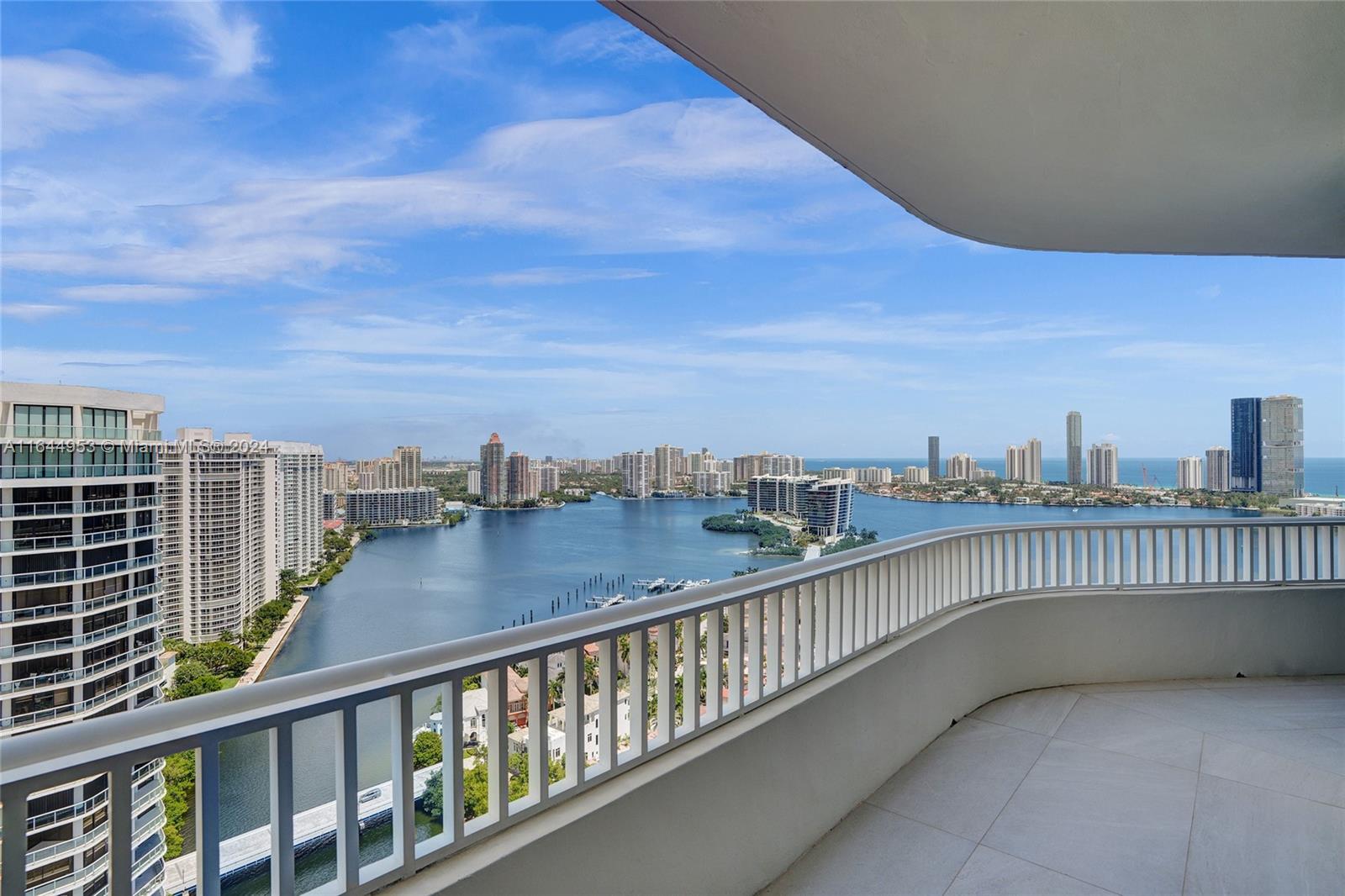 3000 ISL BLVD WILLIAMS IS - Residential