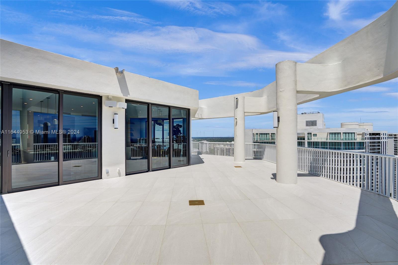 3000 ISL BLVD WILLIAMS IS - Residential