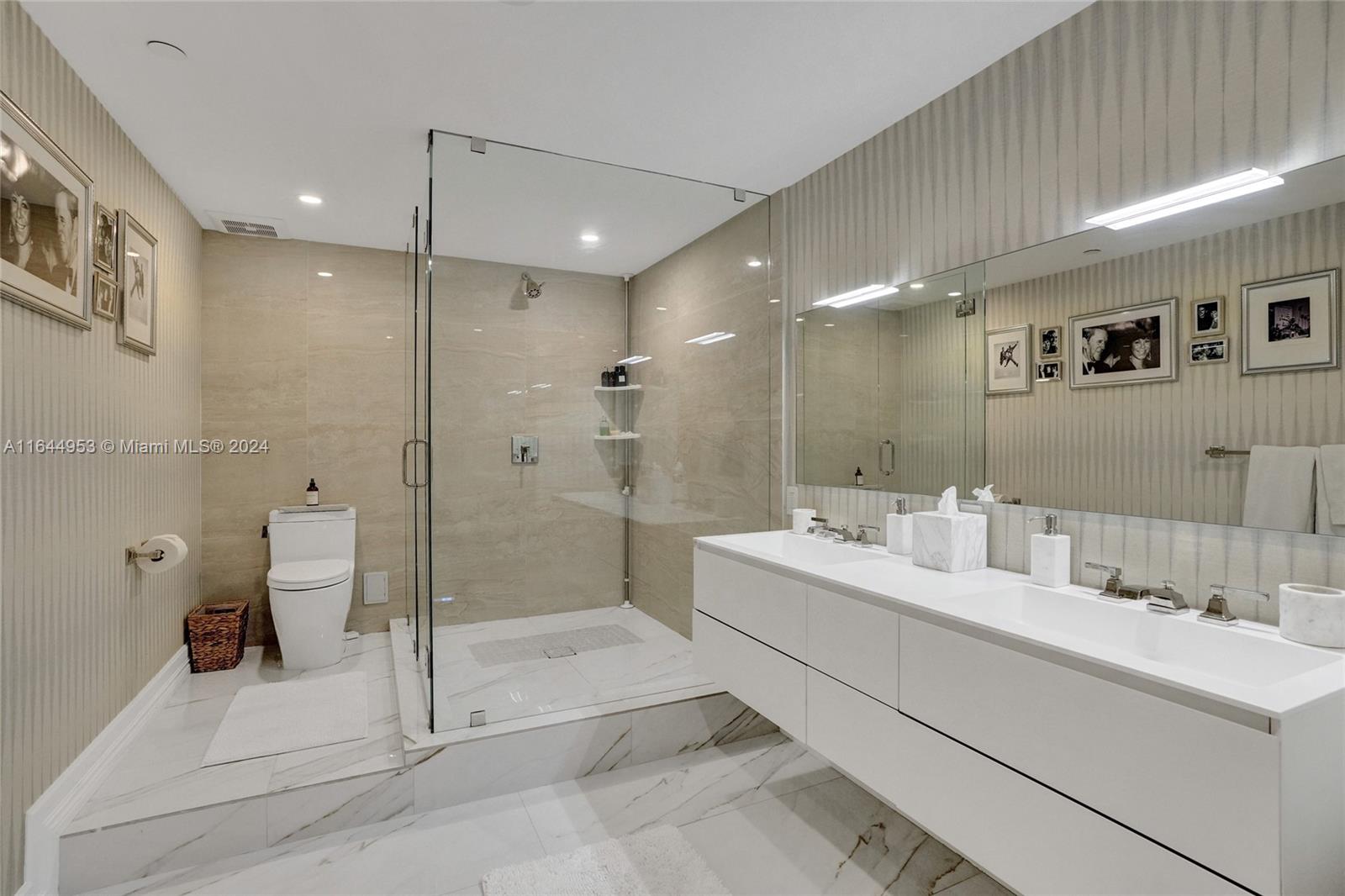 3000 ISL BLVD WILLIAMS IS - Residential