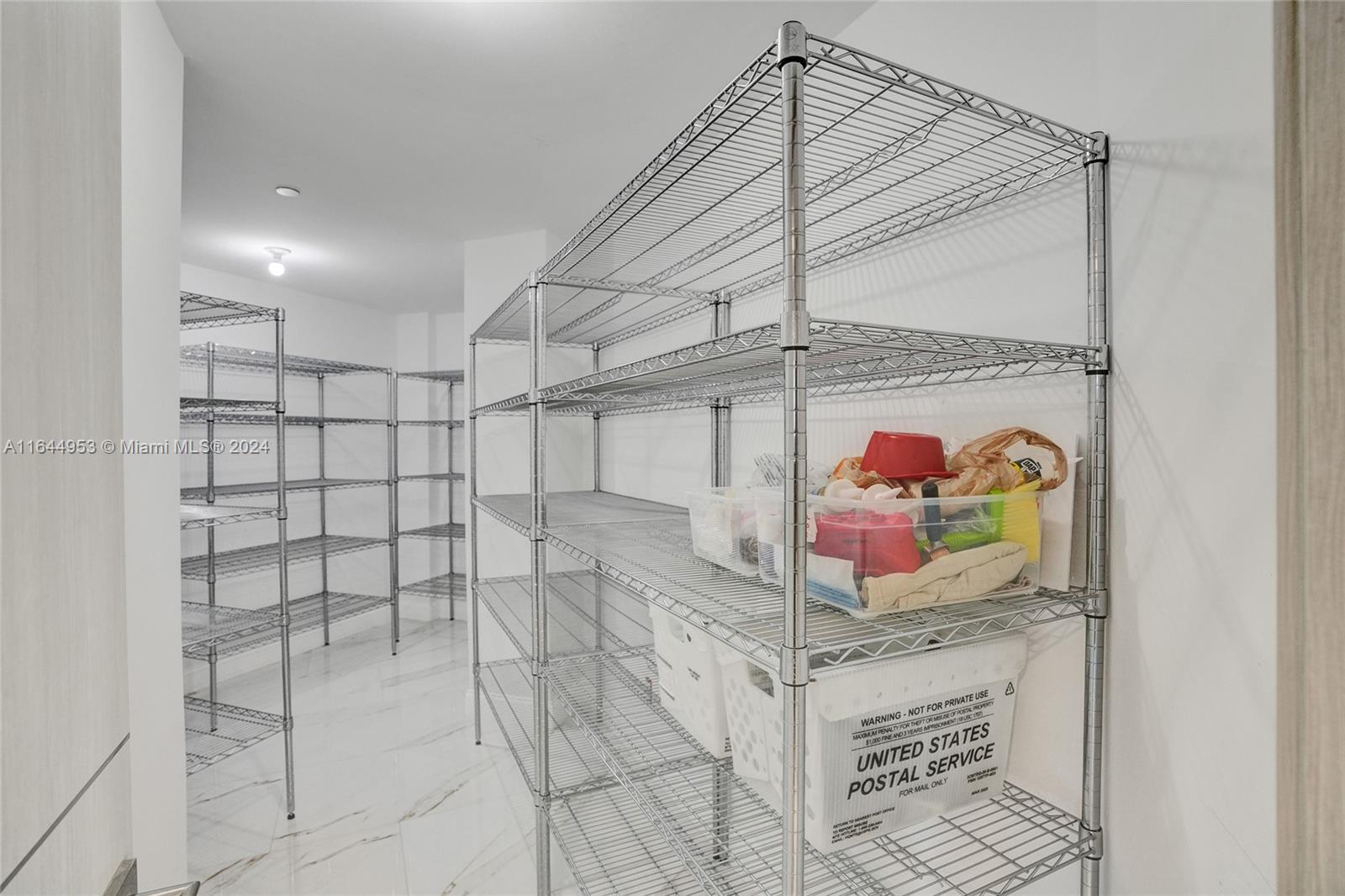 3000 ISL BLVD WILLIAMS IS - Residential