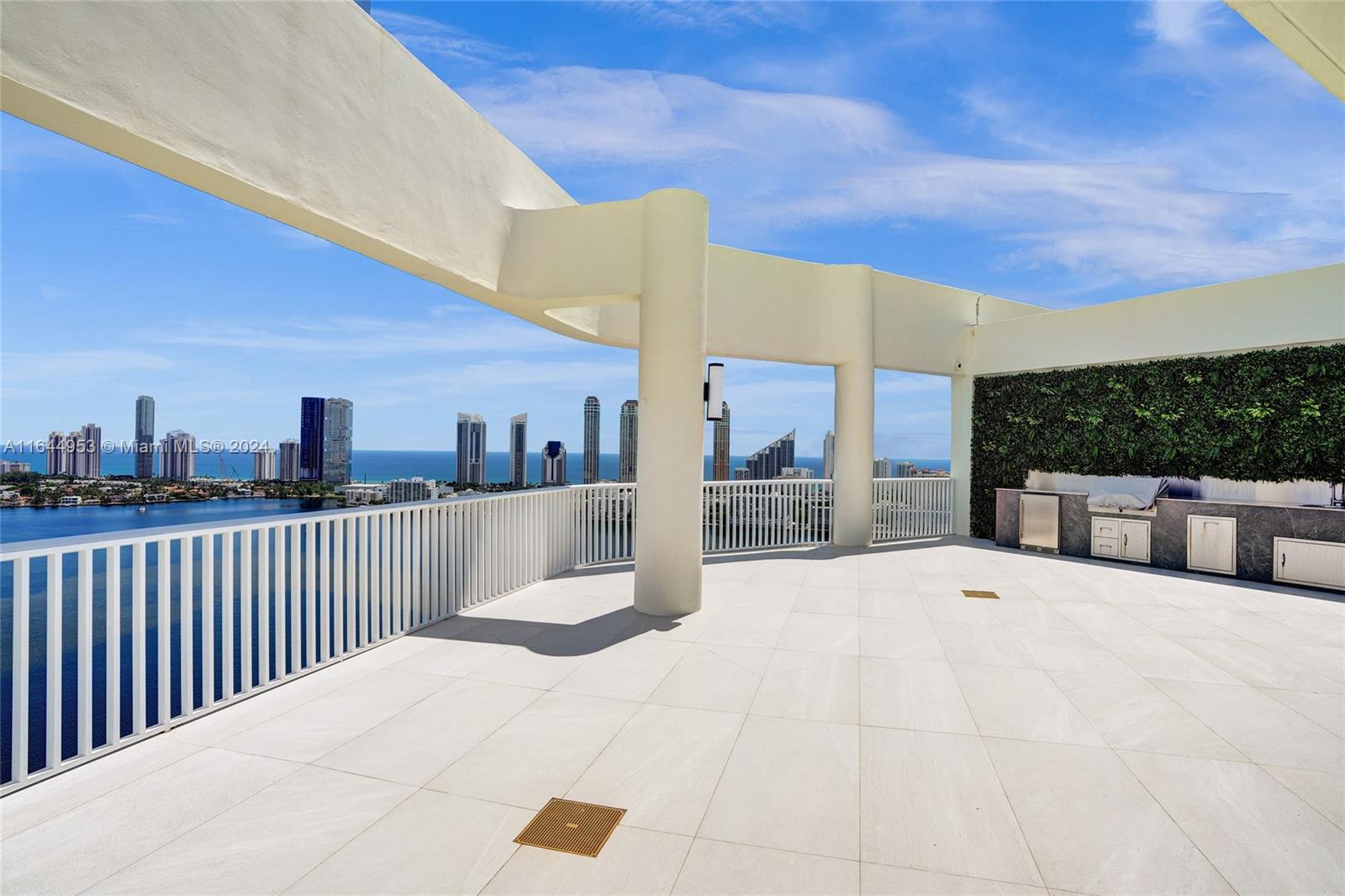 3000 ISL BLVD WILLIAMS IS - Residential