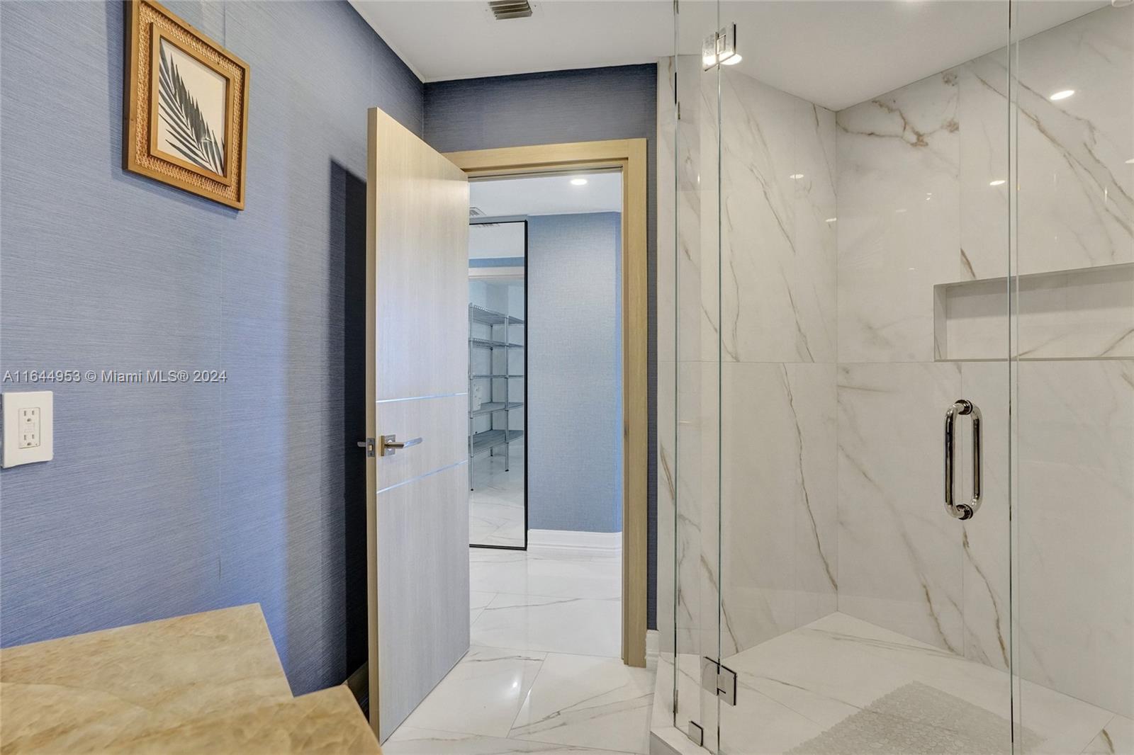 3000 ISL BLVD WILLIAMS IS - Residential