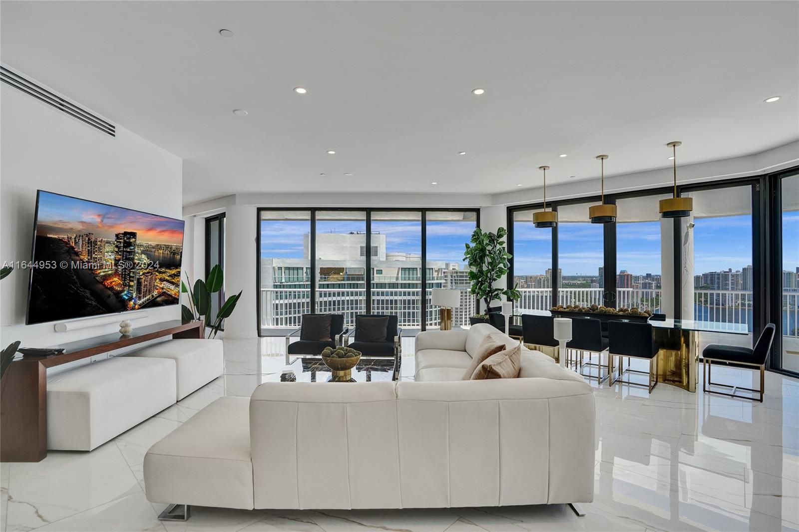 3000 Island Blvd PH-4