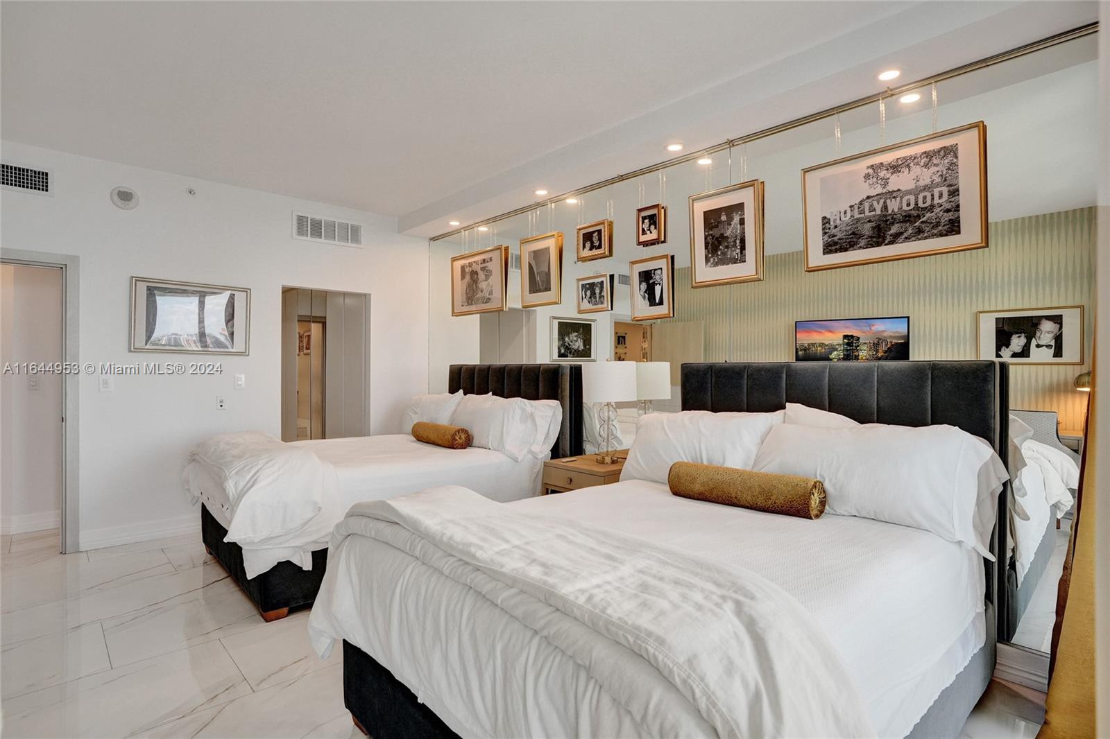 3000 ISL BLVD WILLIAMS IS - Residential