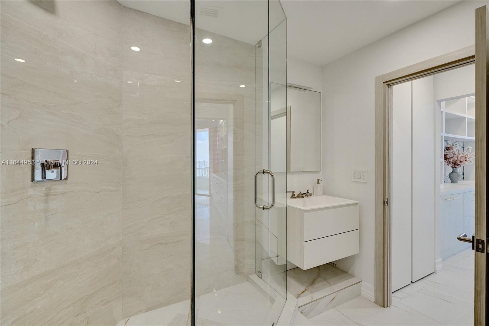 3000 ISL BLVD WILLIAMS IS - Residential