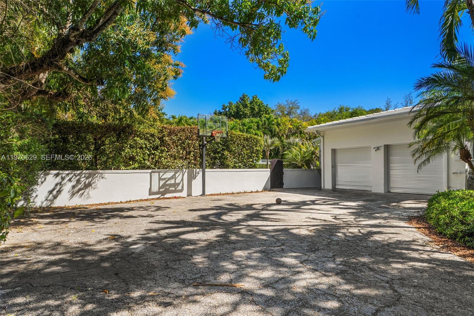 CORAL GABLES RIVIERA SEC - Residential