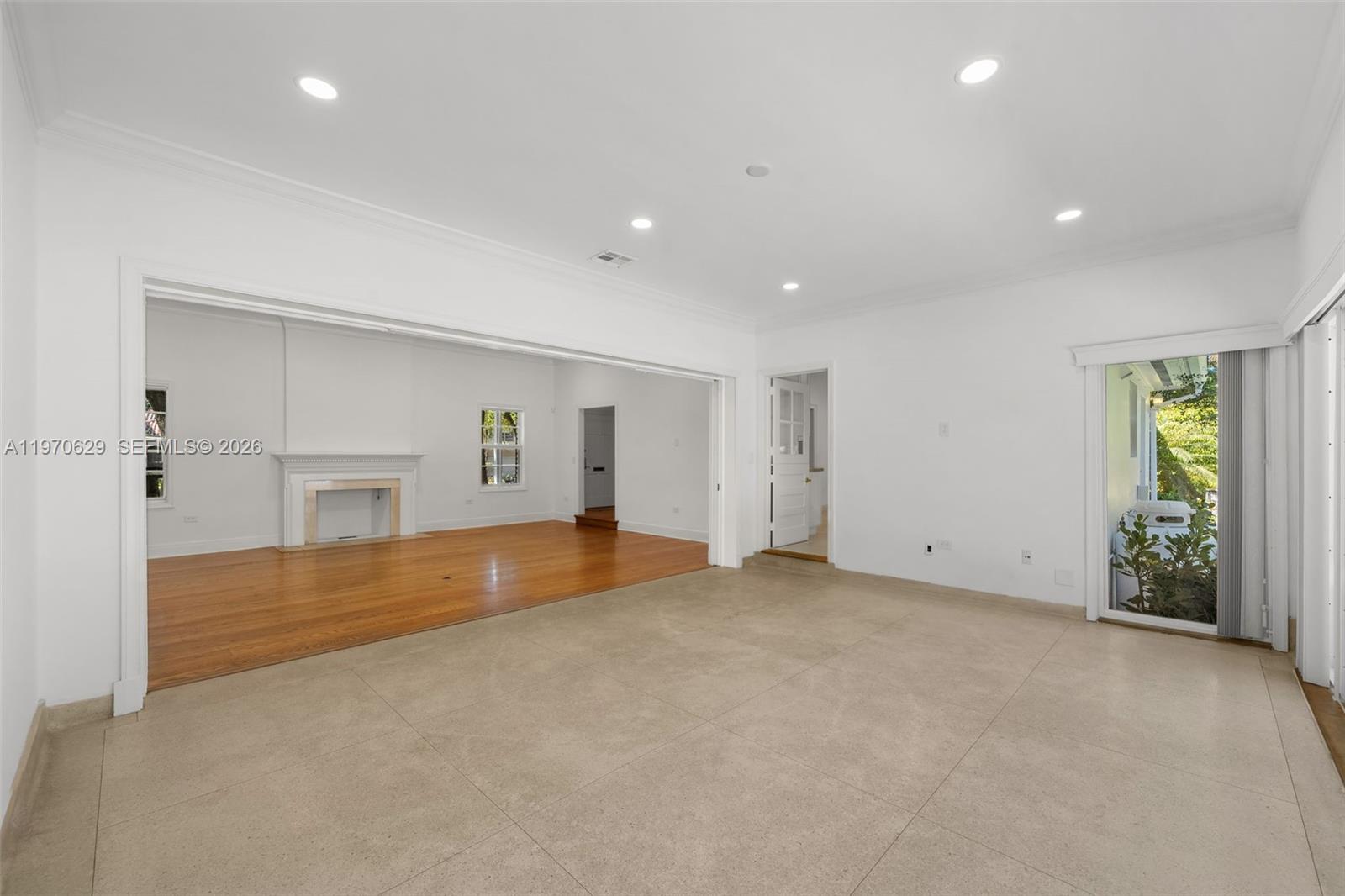 CORAL GABLES RIVIERA SEC - Residential