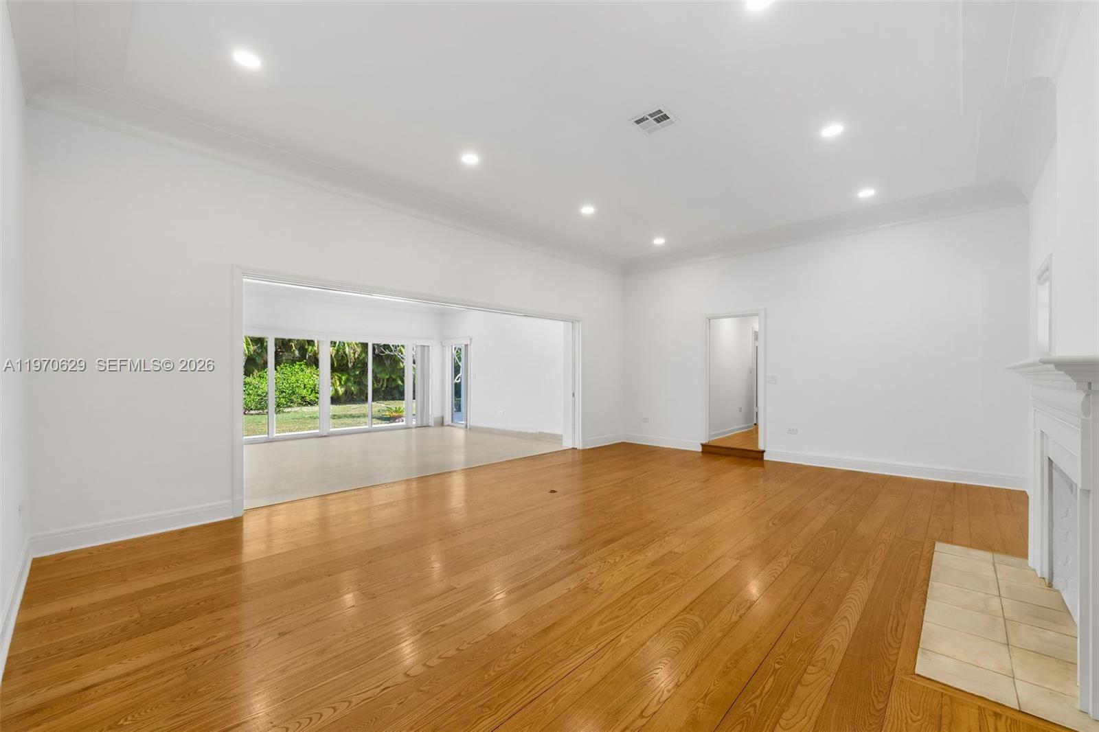 CORAL GABLES RIVIERA SEC - Residential