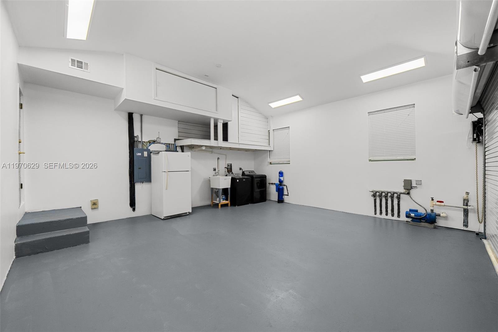 CORAL GABLES RIVIERA SEC - Residential