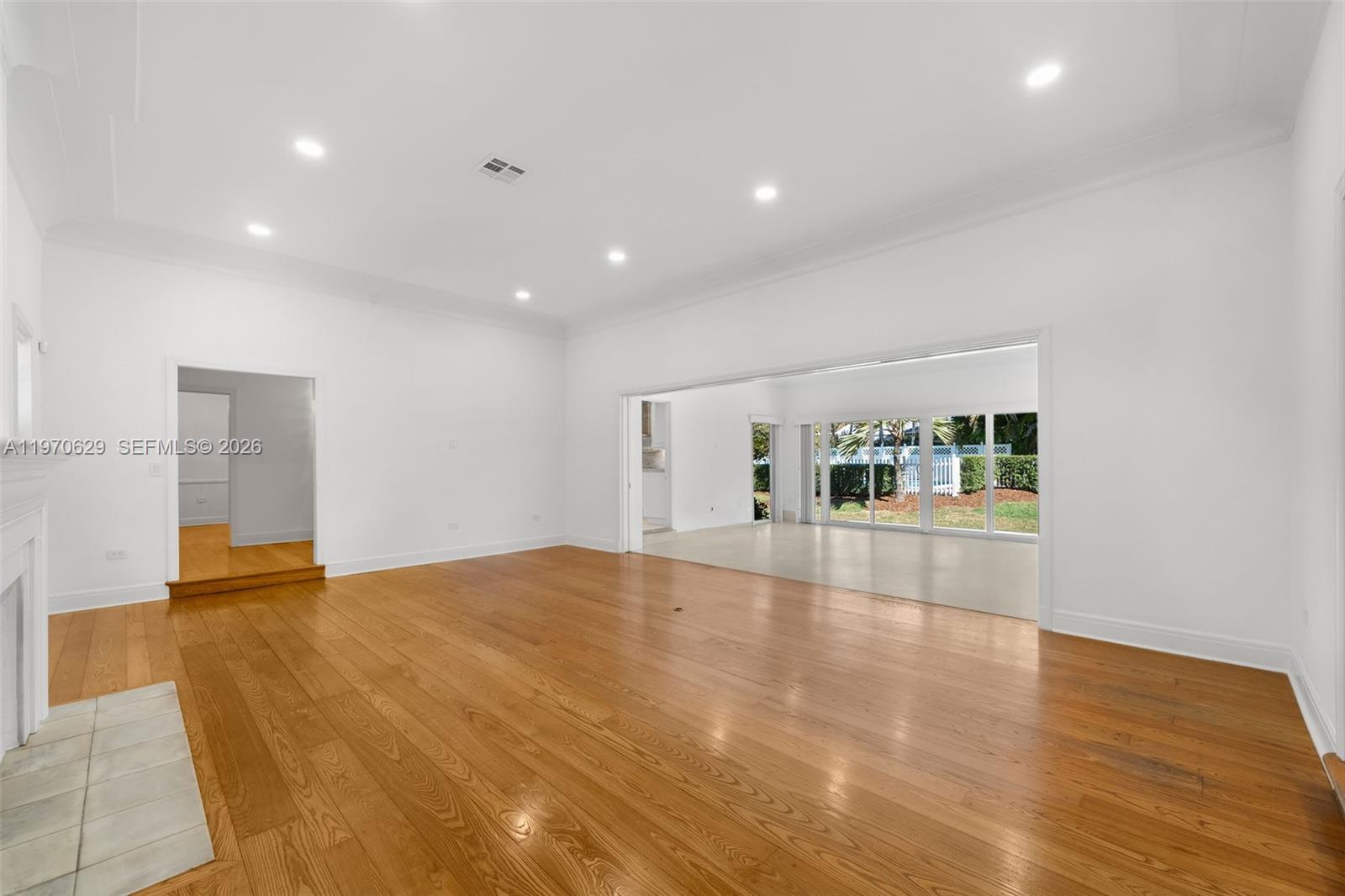 CORAL GABLES RIVIERA SEC - Residential