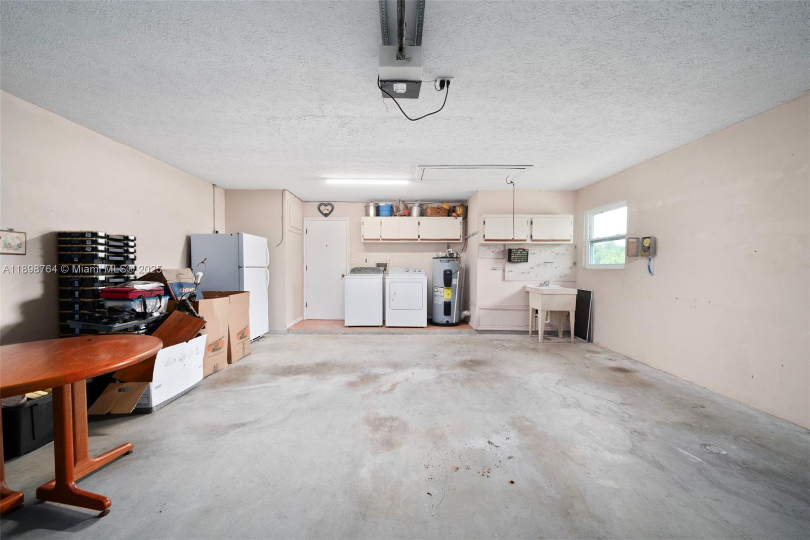 3271.000 - SUN N LAKES L. - Residential