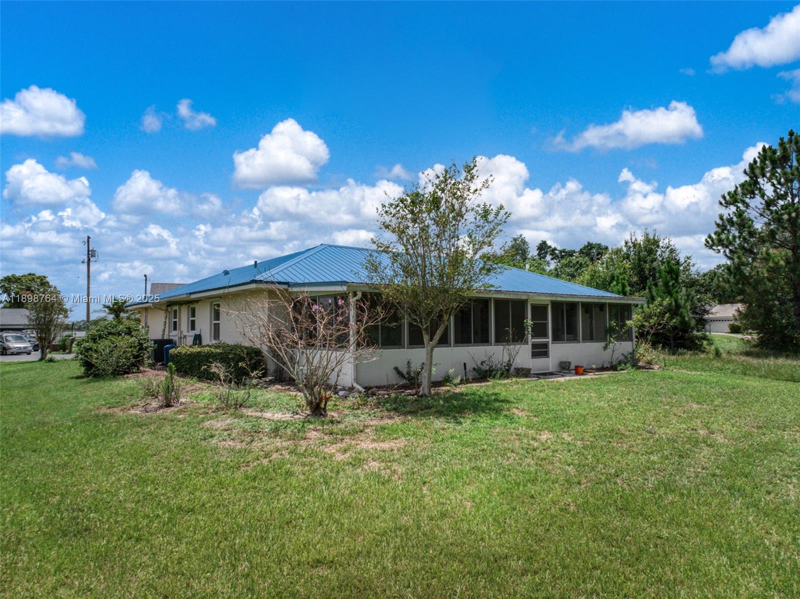 3271.000 - SUN N LAKES L. - Residential