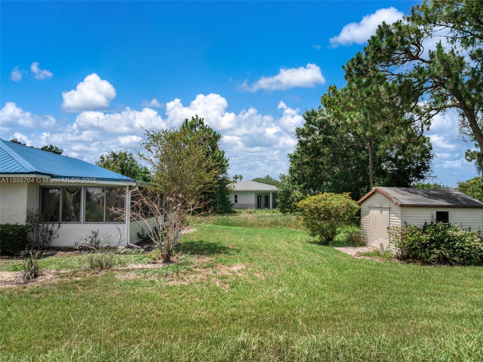 3271.000 - SUN N LAKES L. - Residential