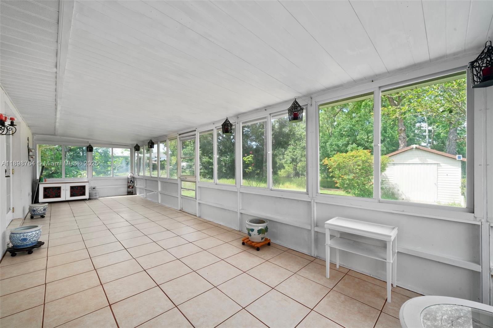 3271.000 - SUN N LAKES L. - Residential