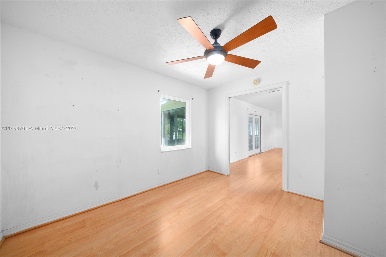 3271.000 - SUN N LAKES L. - Residential