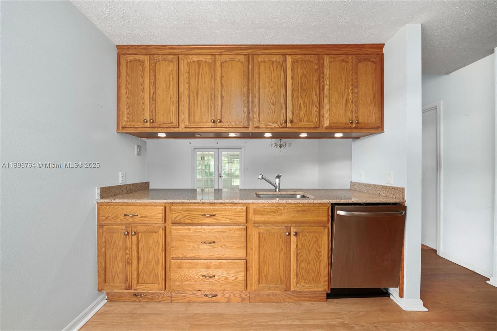 3271.000 - SUN N LAKES L. - Residential