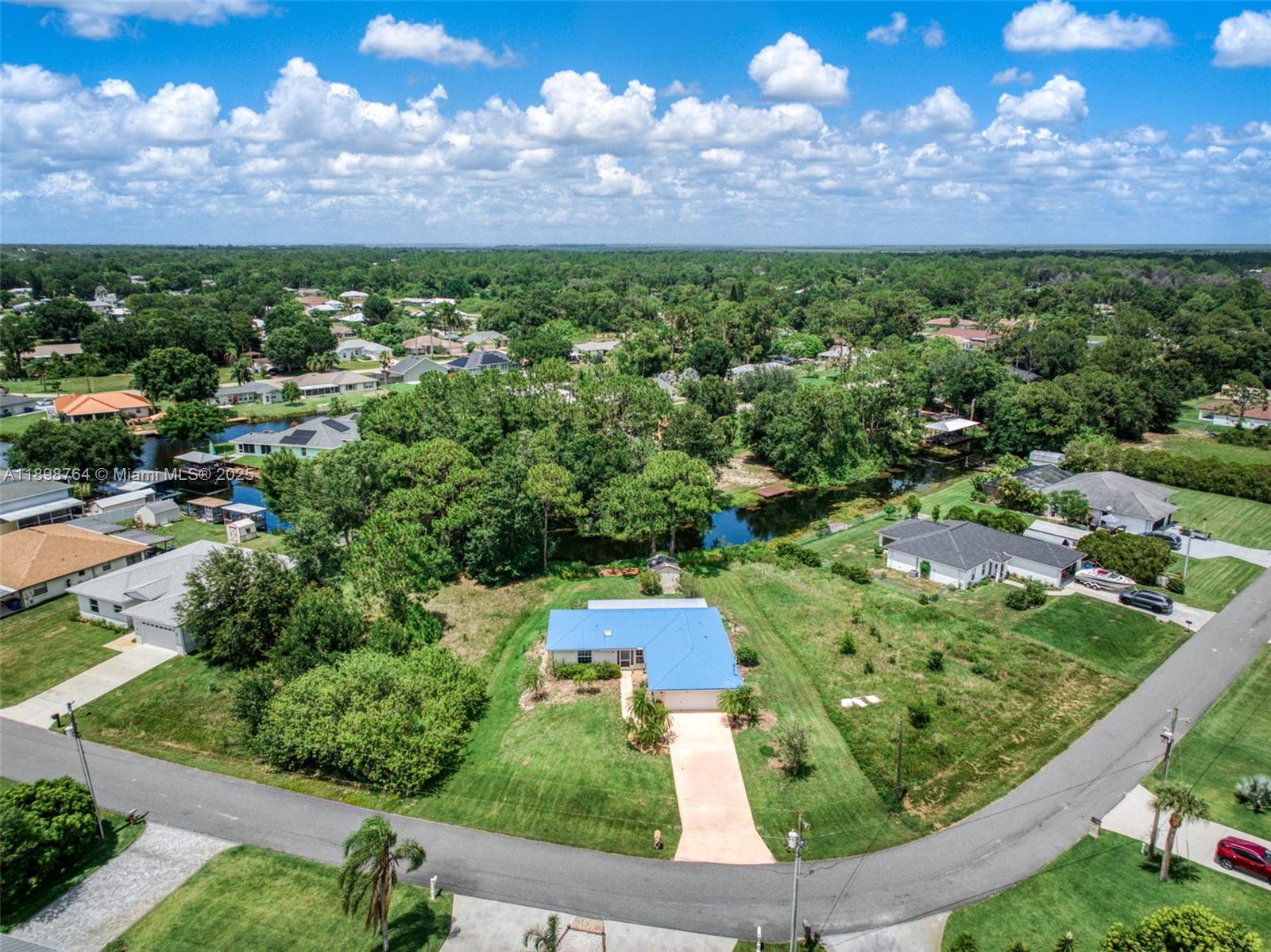 3271.000 - SUN N LAKES L. - Residential