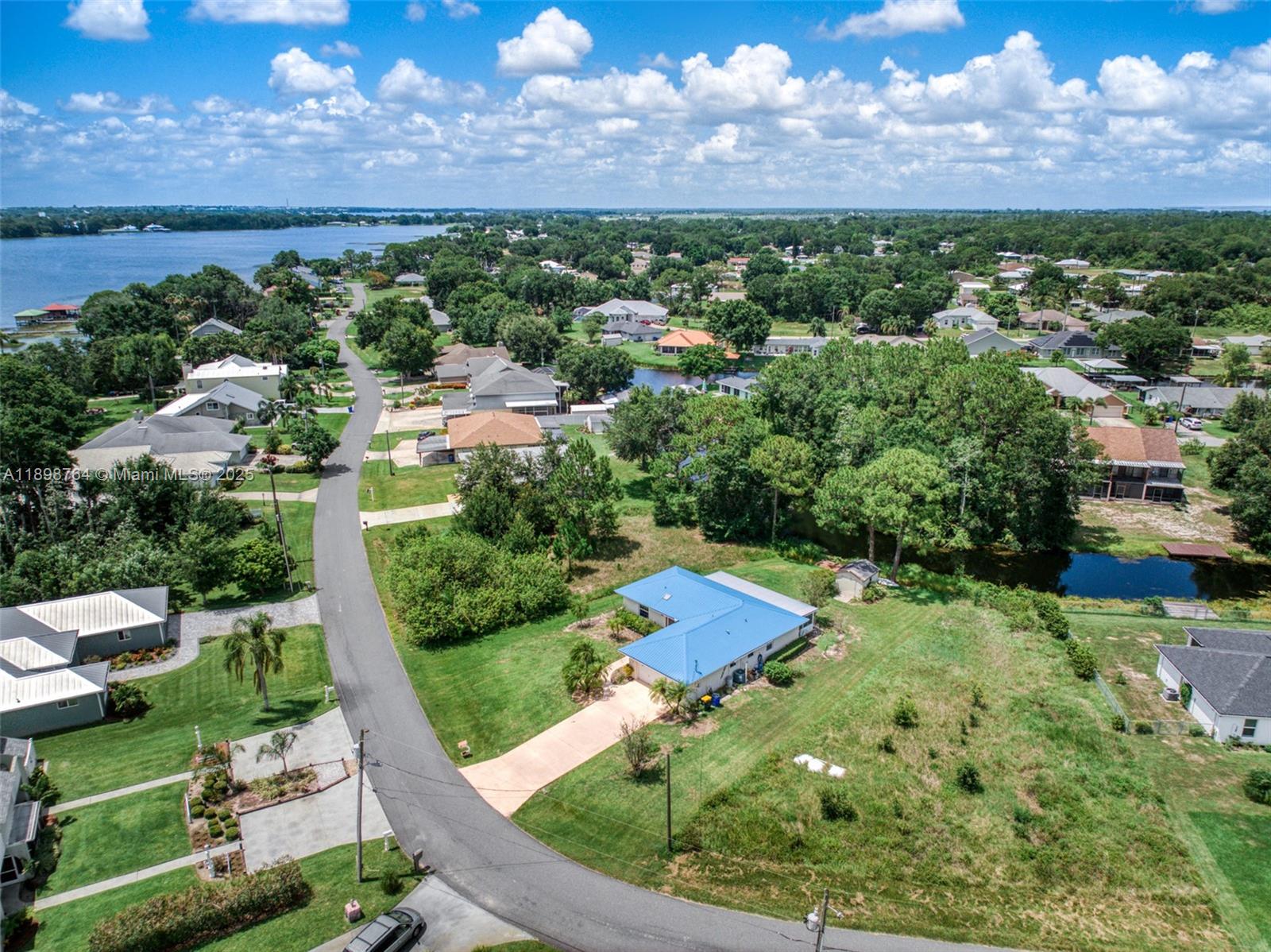 3271.000 - SUN N LAKES L. - Residential