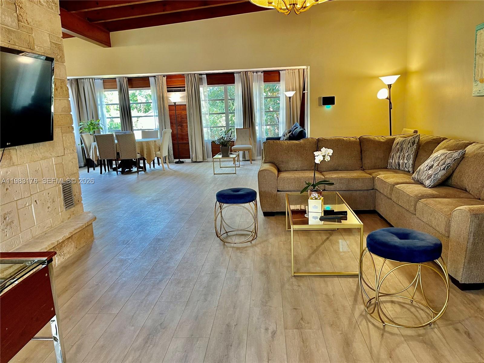 SUNNY SOUTH ACRES - Residential Lease