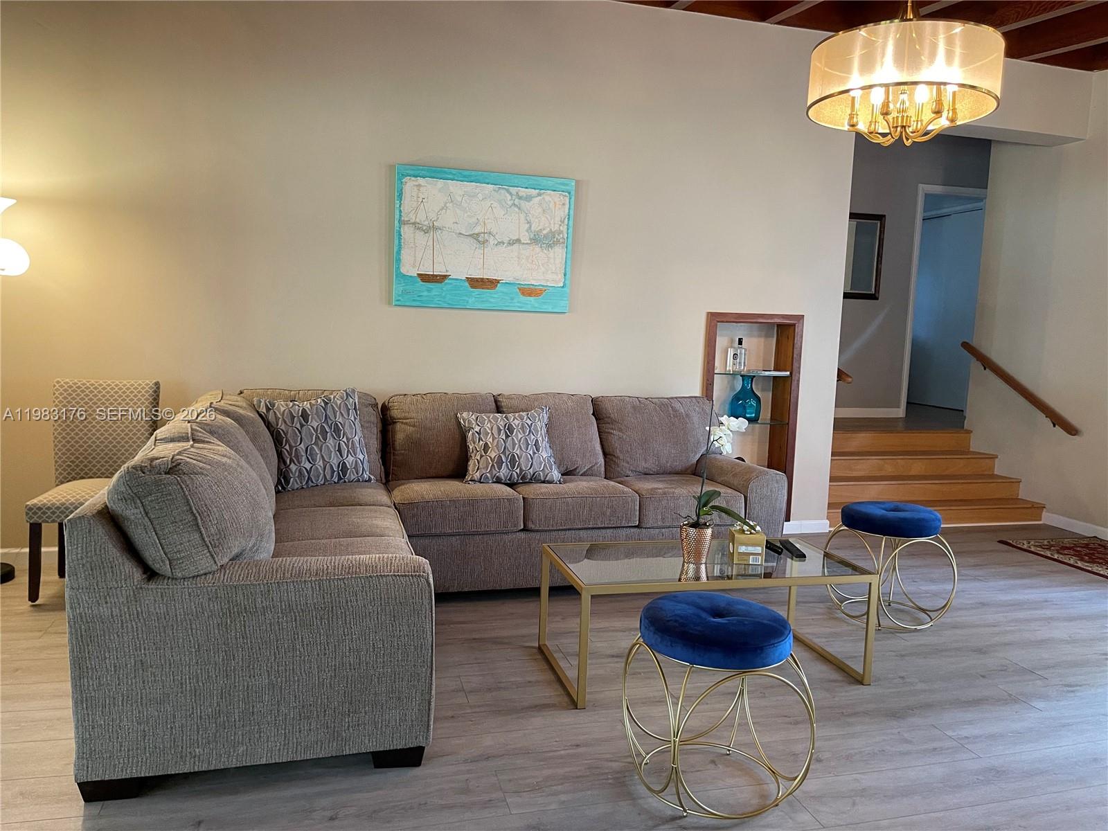 SUNNY SOUTH ACRES - Residential Lease