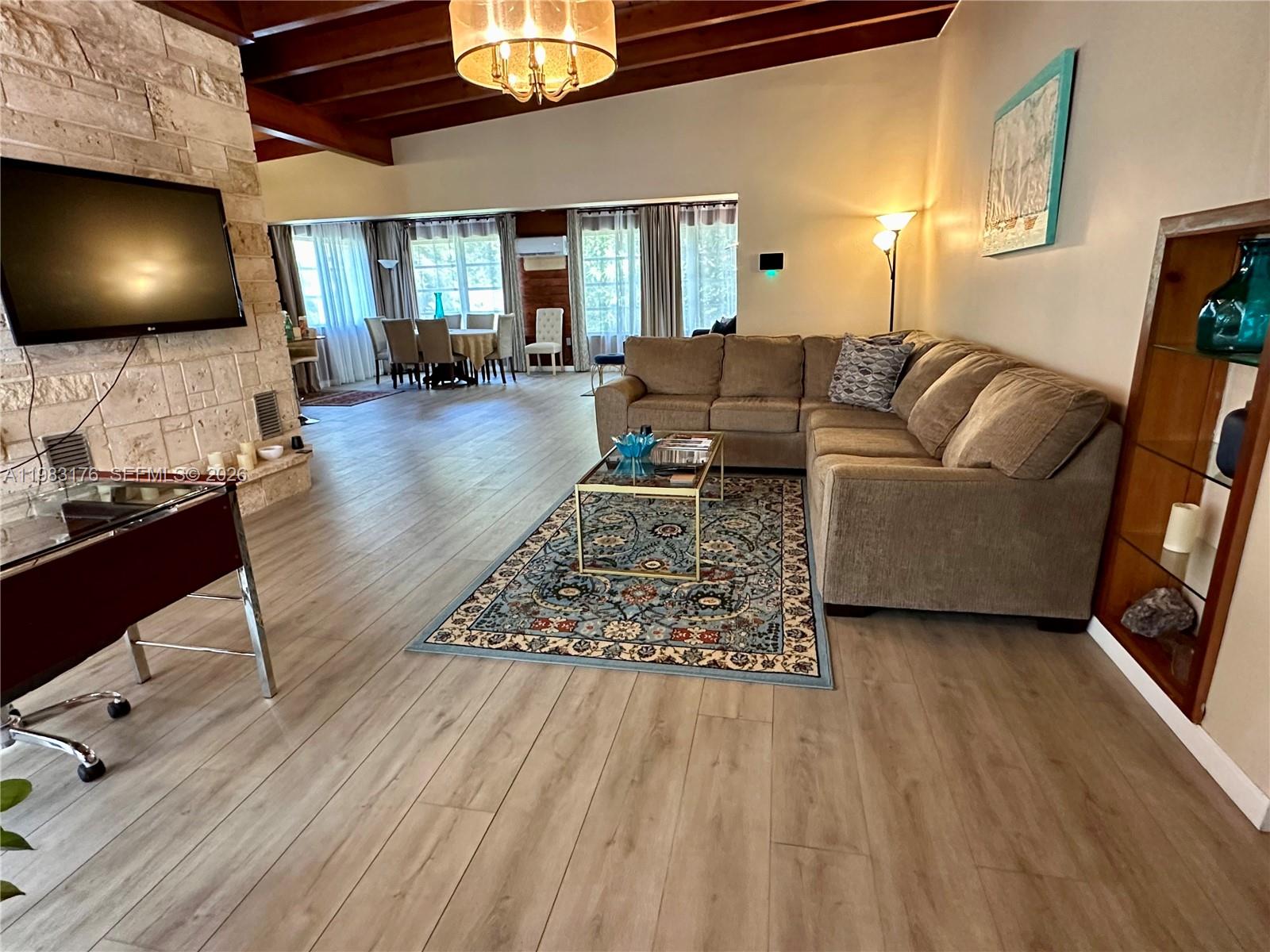 SUNNY SOUTH ACRES - Residential Lease