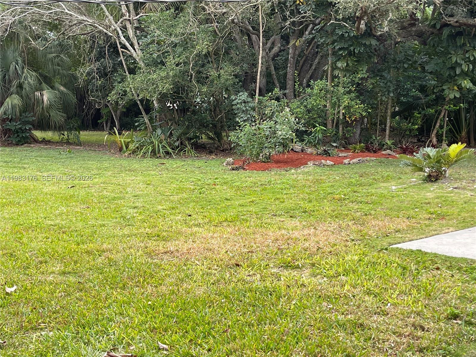 SUNNY SOUTH ACRES - Residential Lease