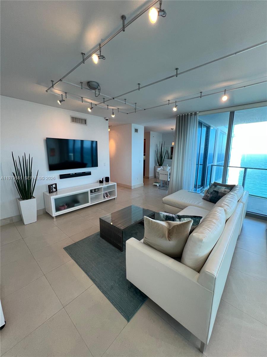OCEAN PALMS CONDO - Residential