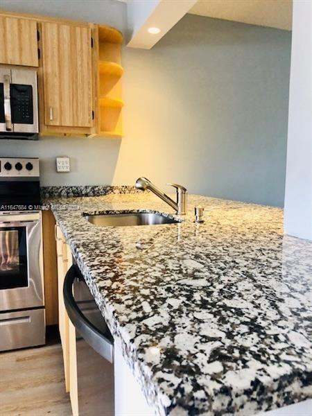 CASCADES OF LAUDERHILL 2 - Residential