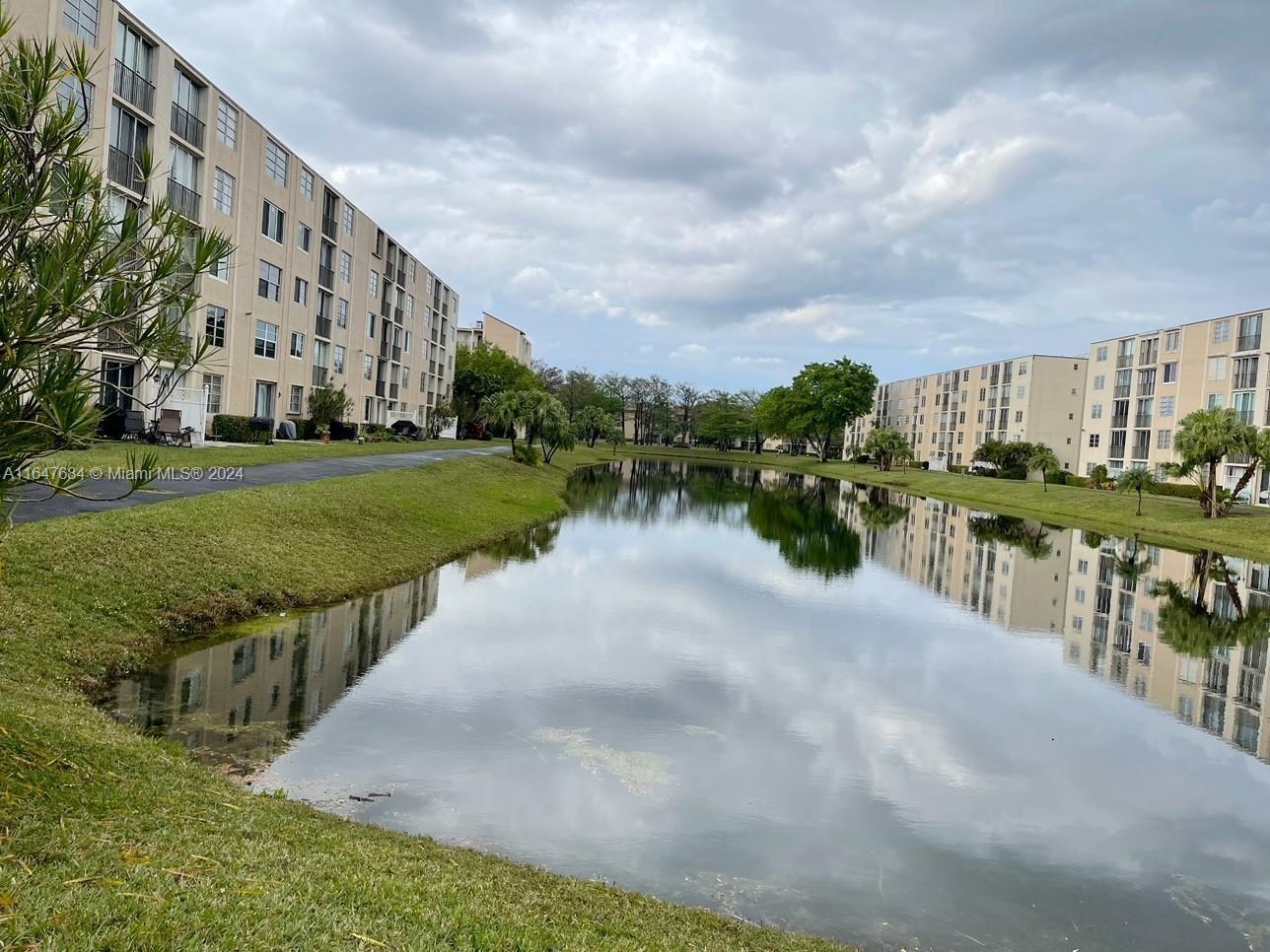 CASCADES OF LAUDERHILL 2 - Residential