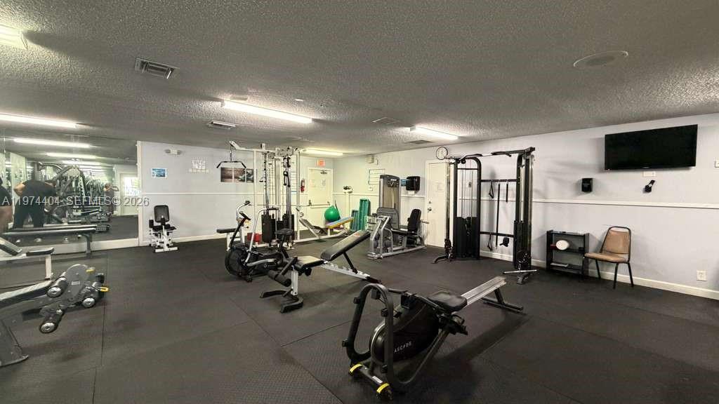 GOLDEN LAKES VILLAGE COND - Residential