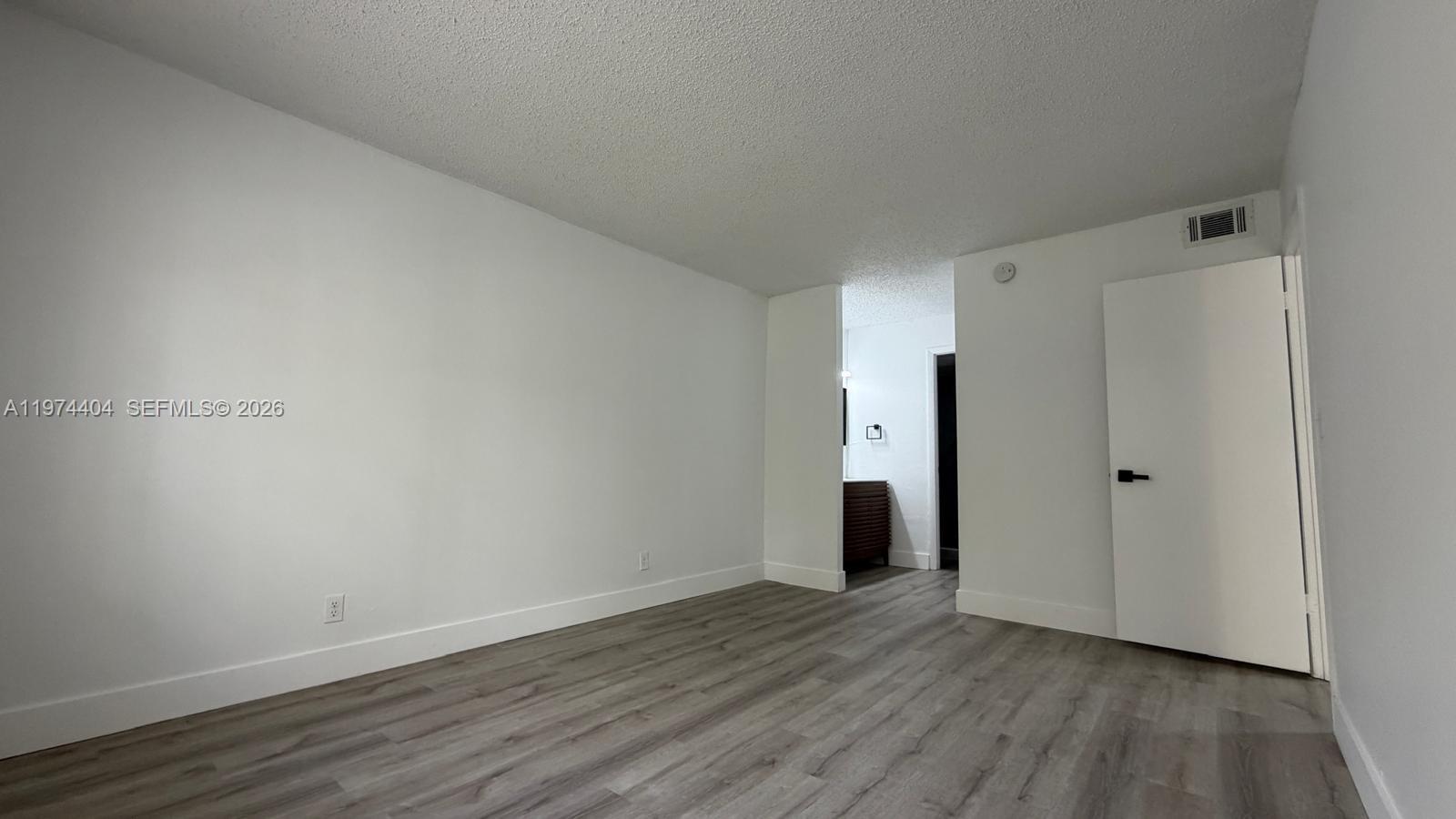 GOLDEN LAKES VILLAGE COND - Residential