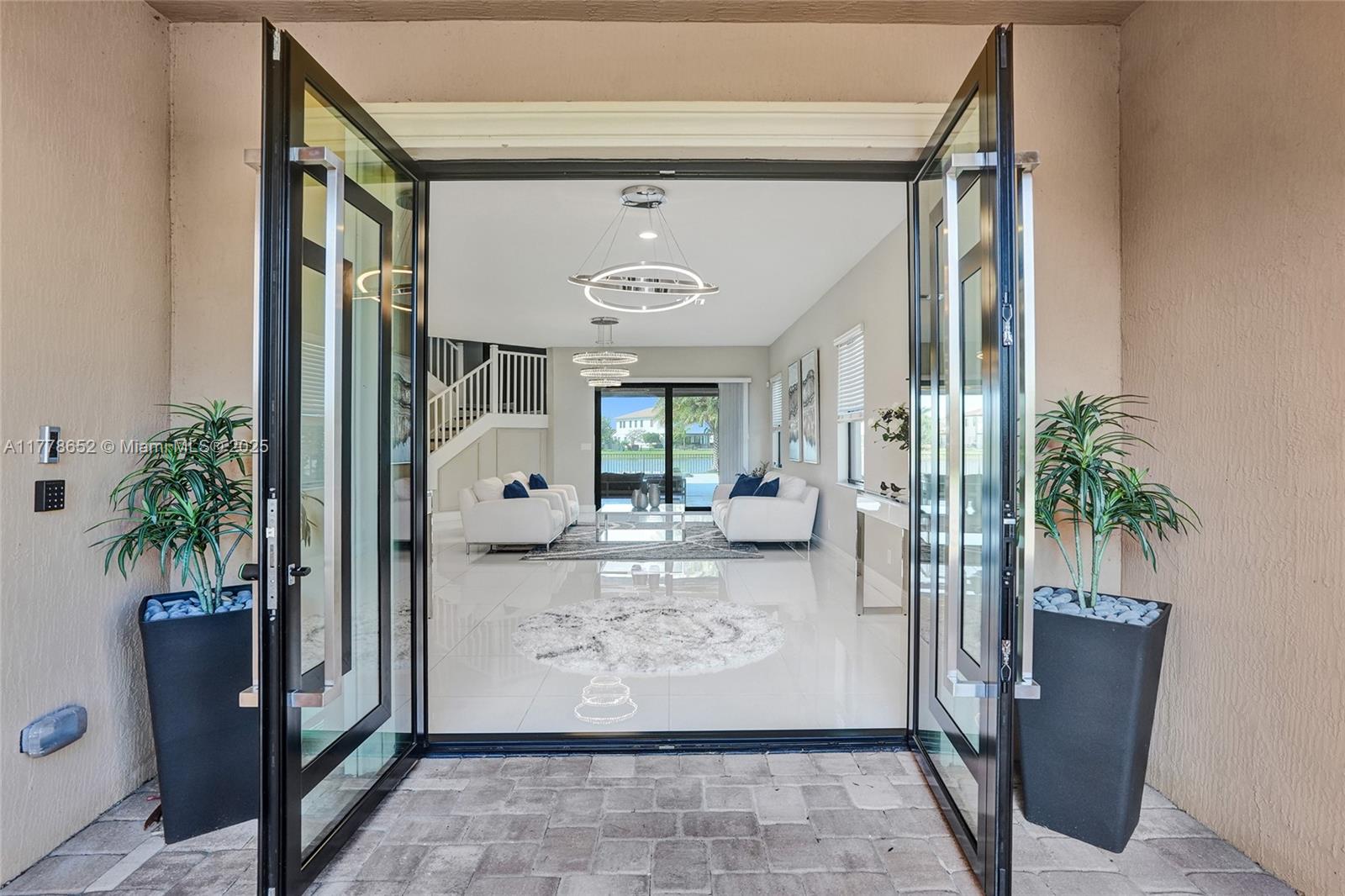 8665 E Baypoint Cir