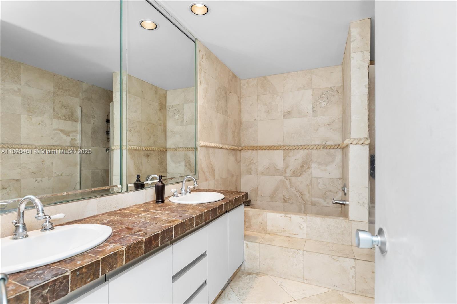 POINCIANA IS YT & RCQ CLU - Residential