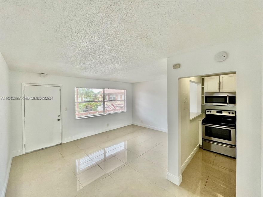Cozy and inviting one-bedroom apartment, fully tiled throughout. Features a renovated kitchen and bathroom, onsite laundry, an assigned parking spot, and access to a community pool. You’re sure to fall in love with this unit. Buyers may rent the unit immediately after purchase. Schedule your showing today!