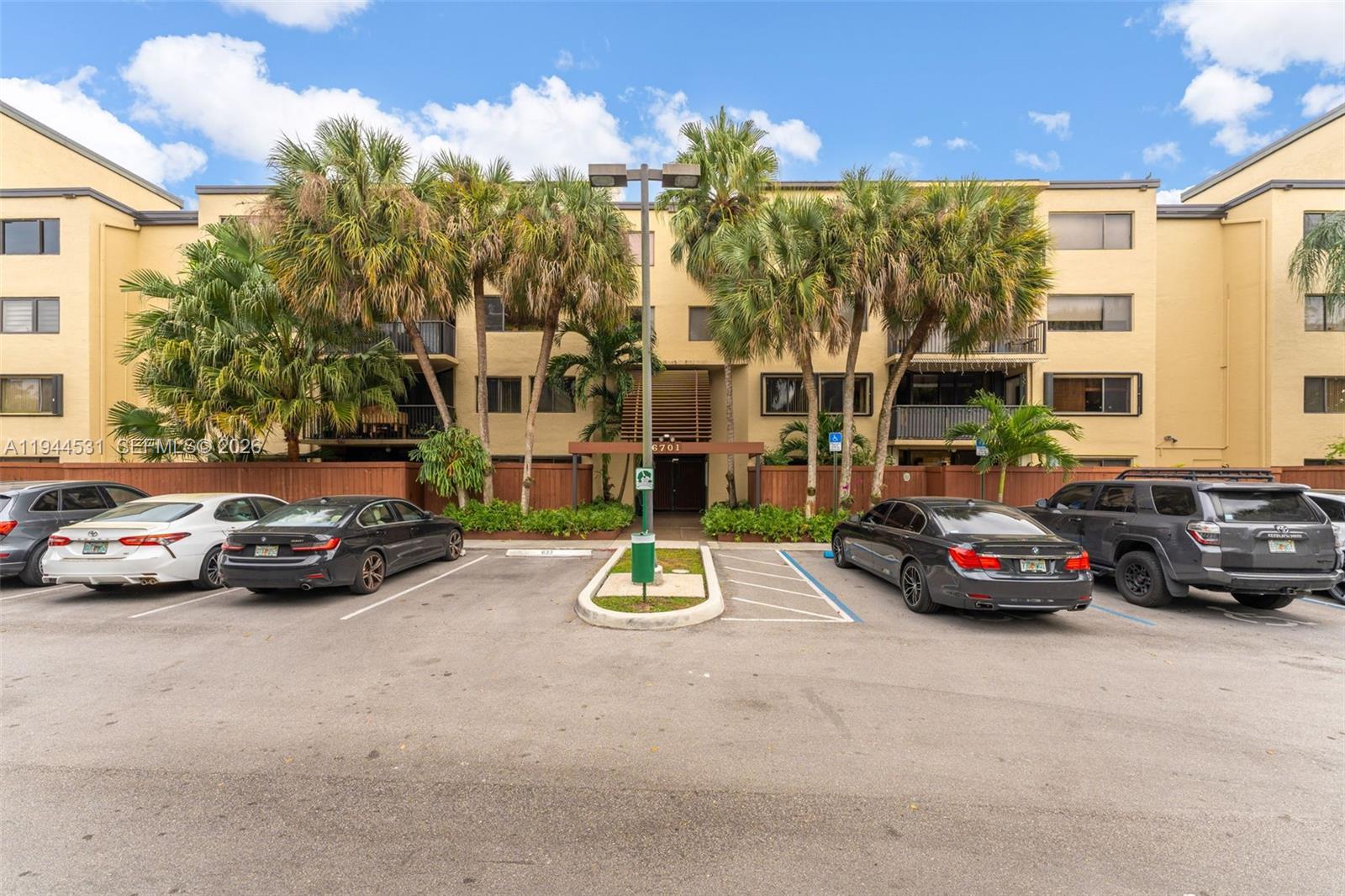 SEC 45 ATRIUMS AT SNAPPER - Residential