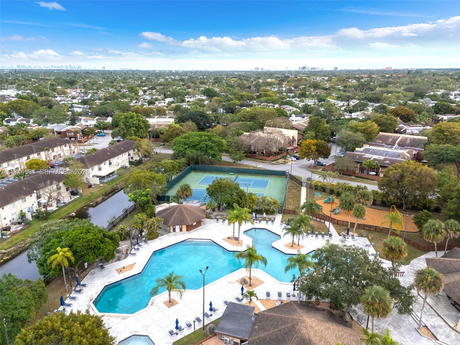 SEC 45 ATRIUMS AT SNAPPER - Residential