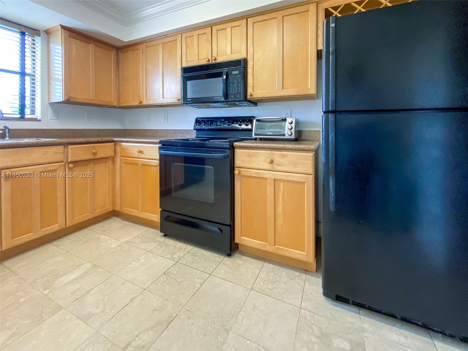 THE IMPERIAL CONDO - Residential Lease