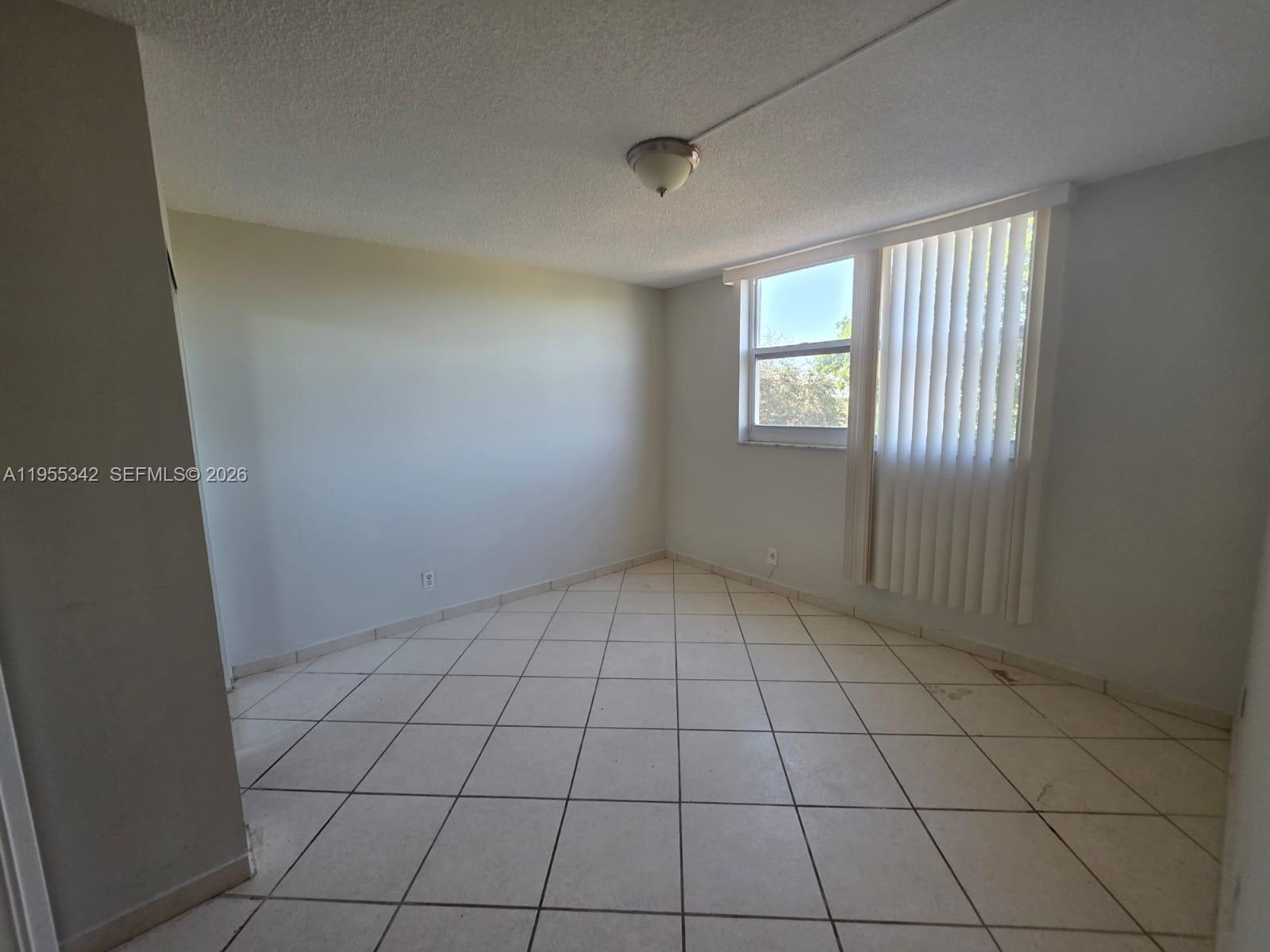 DIXIANA CONDO - Residential