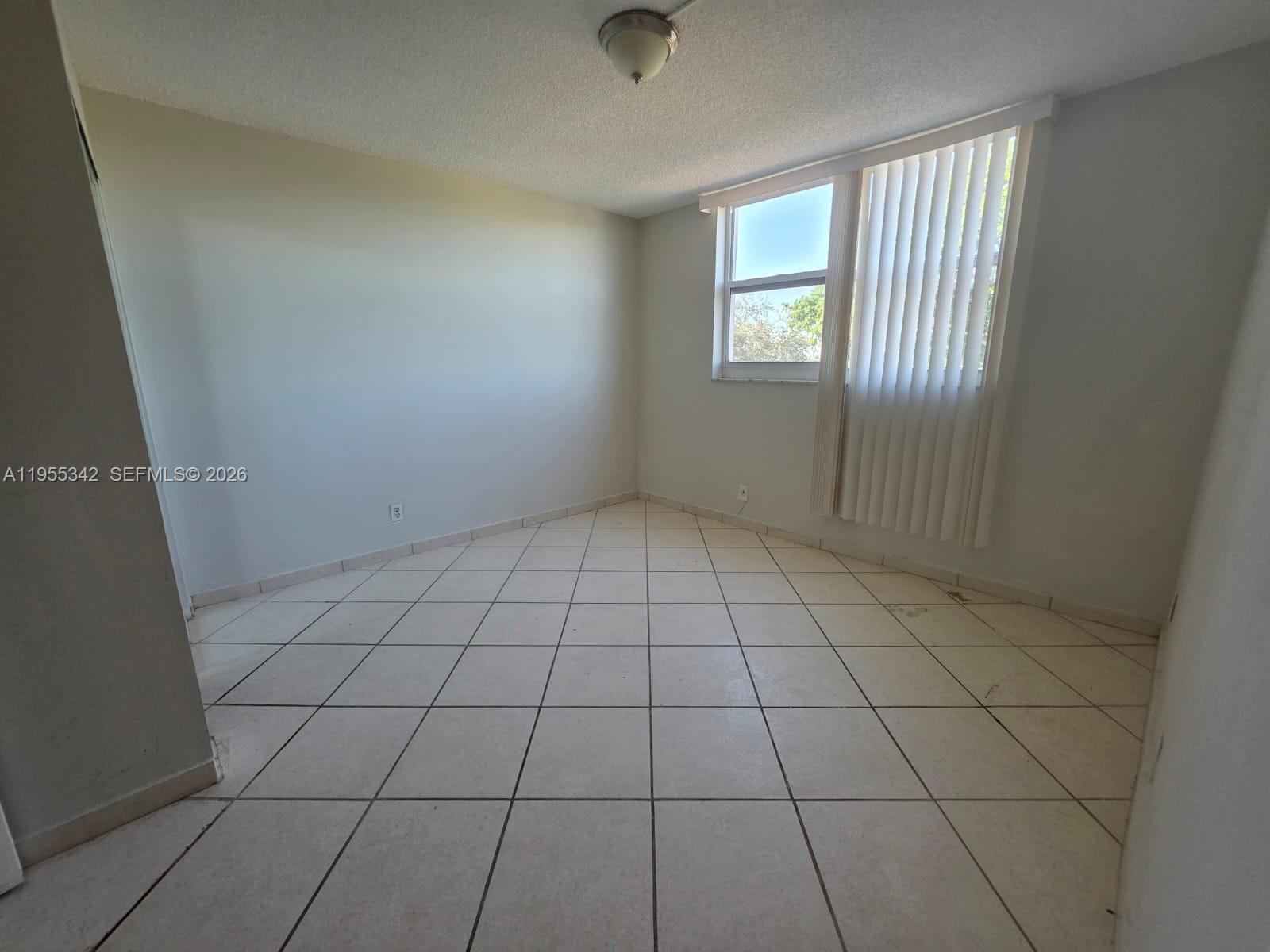 DIXIANA CONDO - Residential