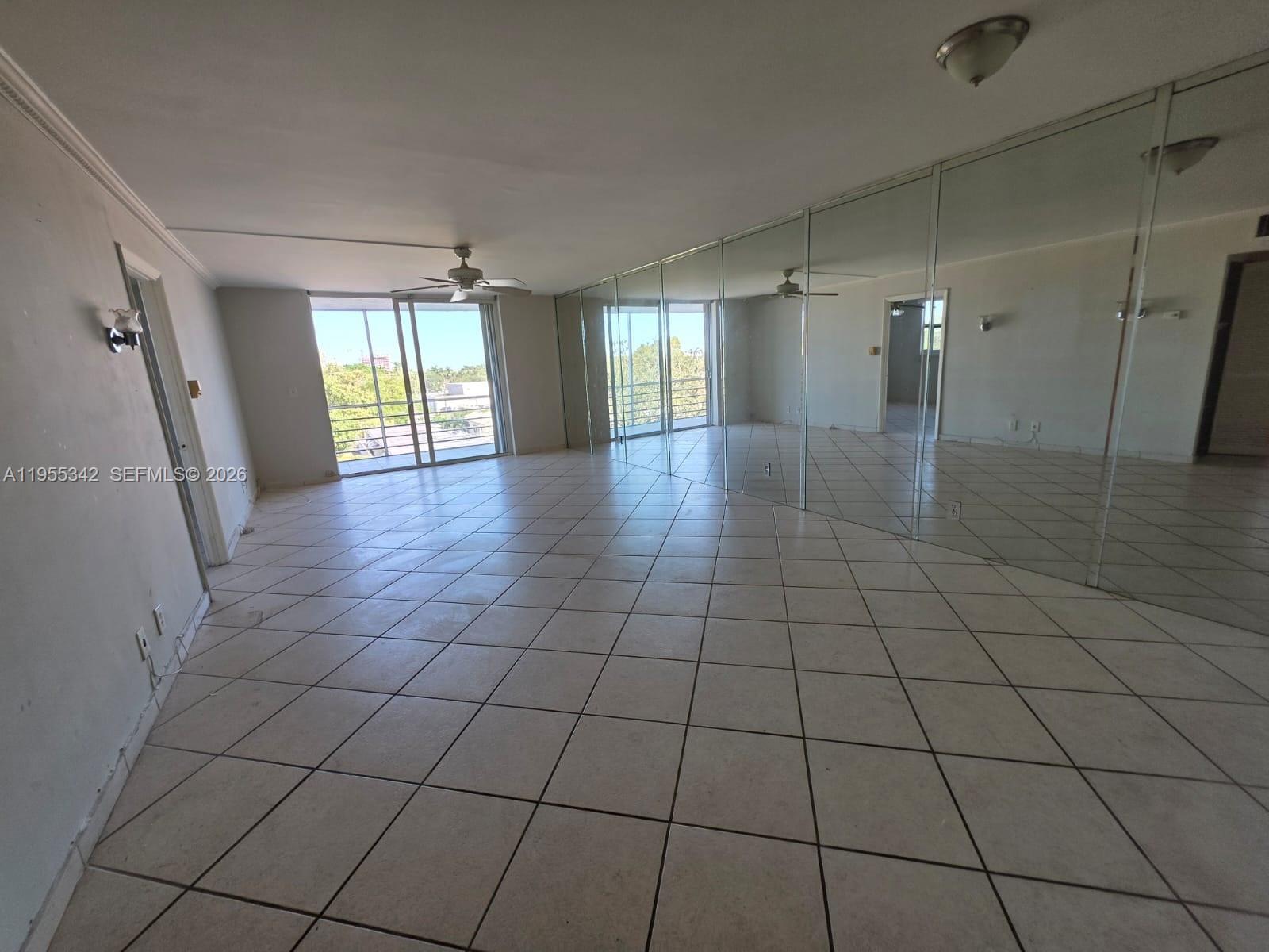 DIXIANA CONDO - Residential