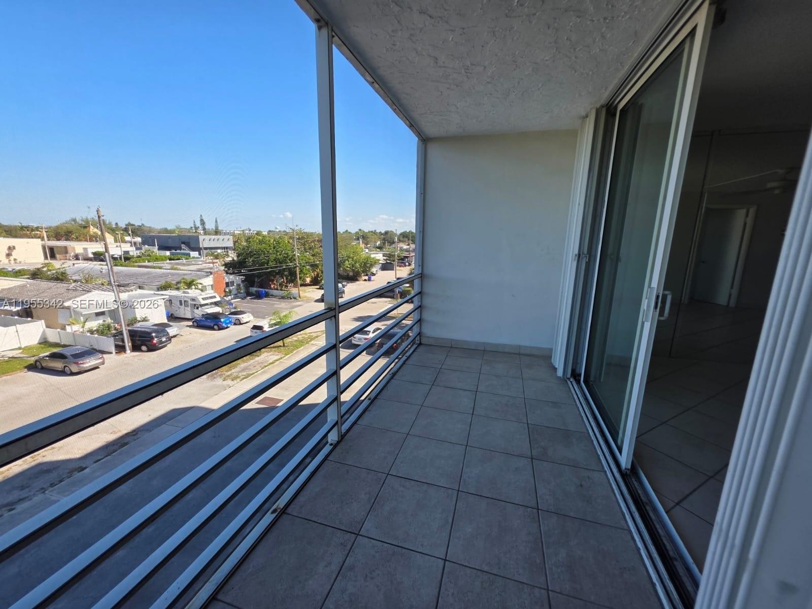 DIXIANA CONDO - Residential