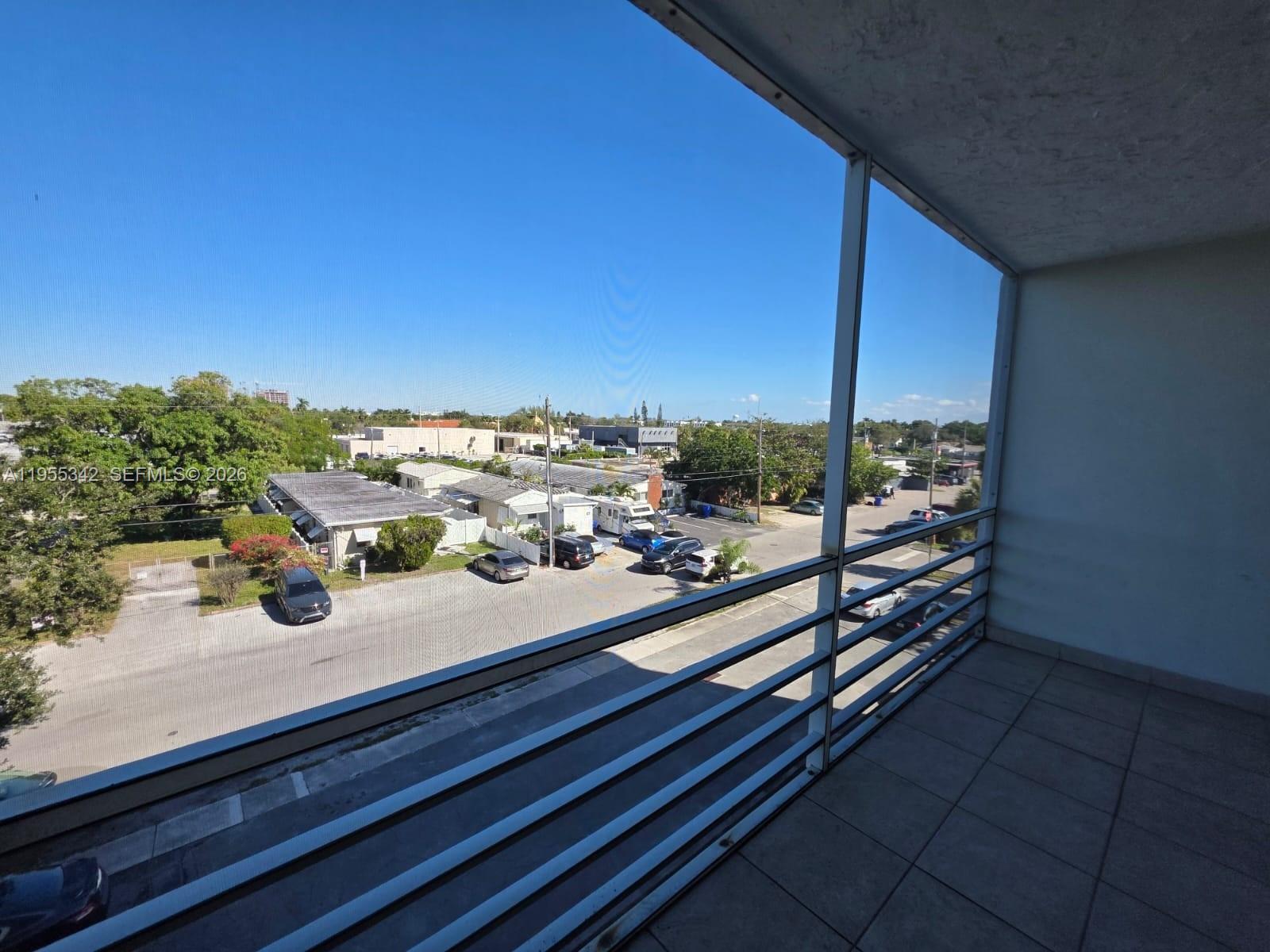 DIXIANA CONDO - Residential