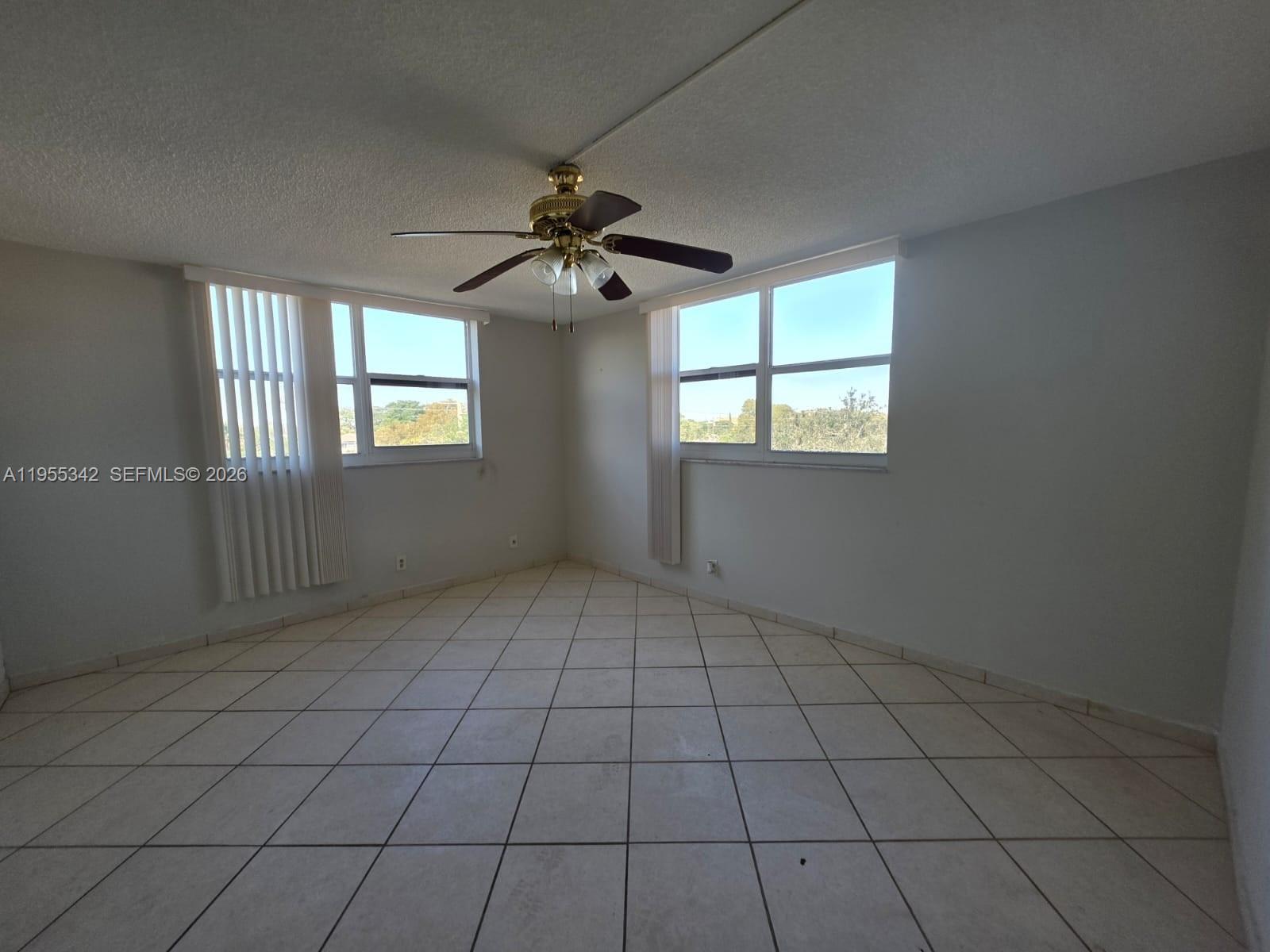 DIXIANA CONDO - Residential