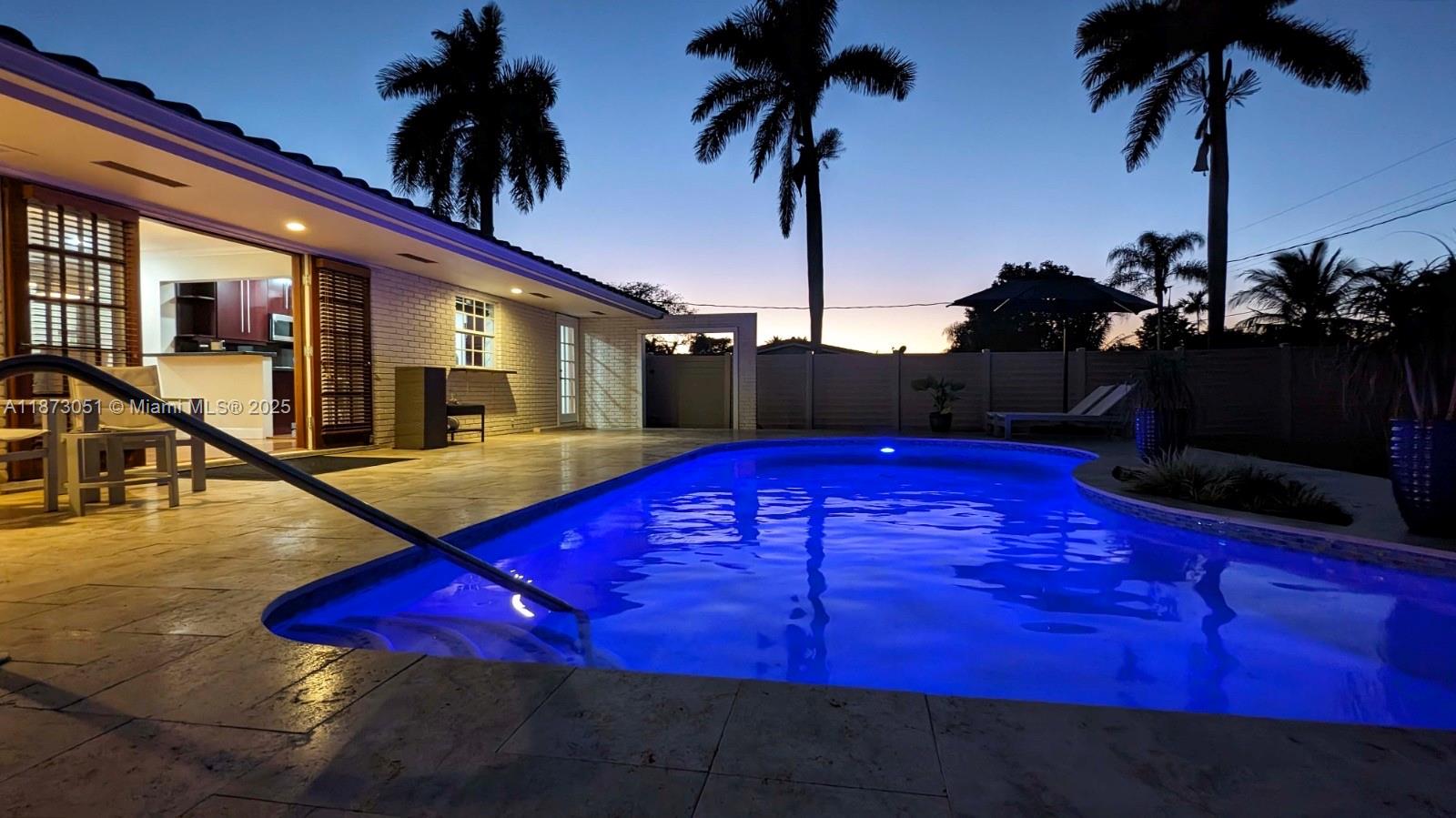 HOLLYWOOD HILLS - Residential Lease