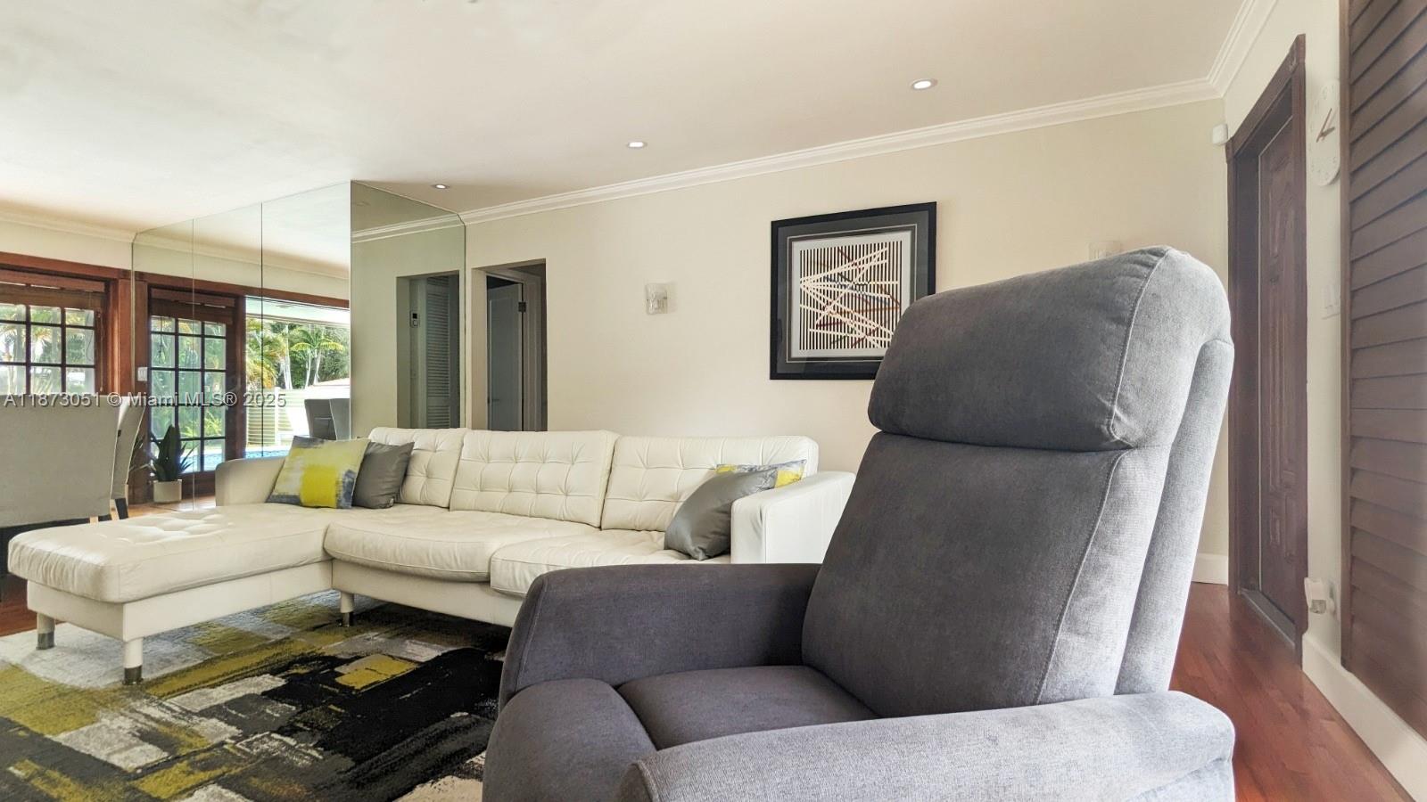 HOLLYWOOD HILLS - Residential Lease