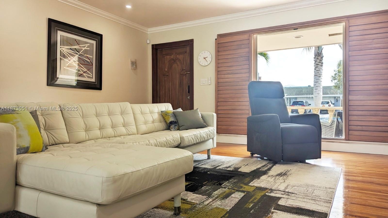 HOLLYWOOD HILLS - Residential Lease