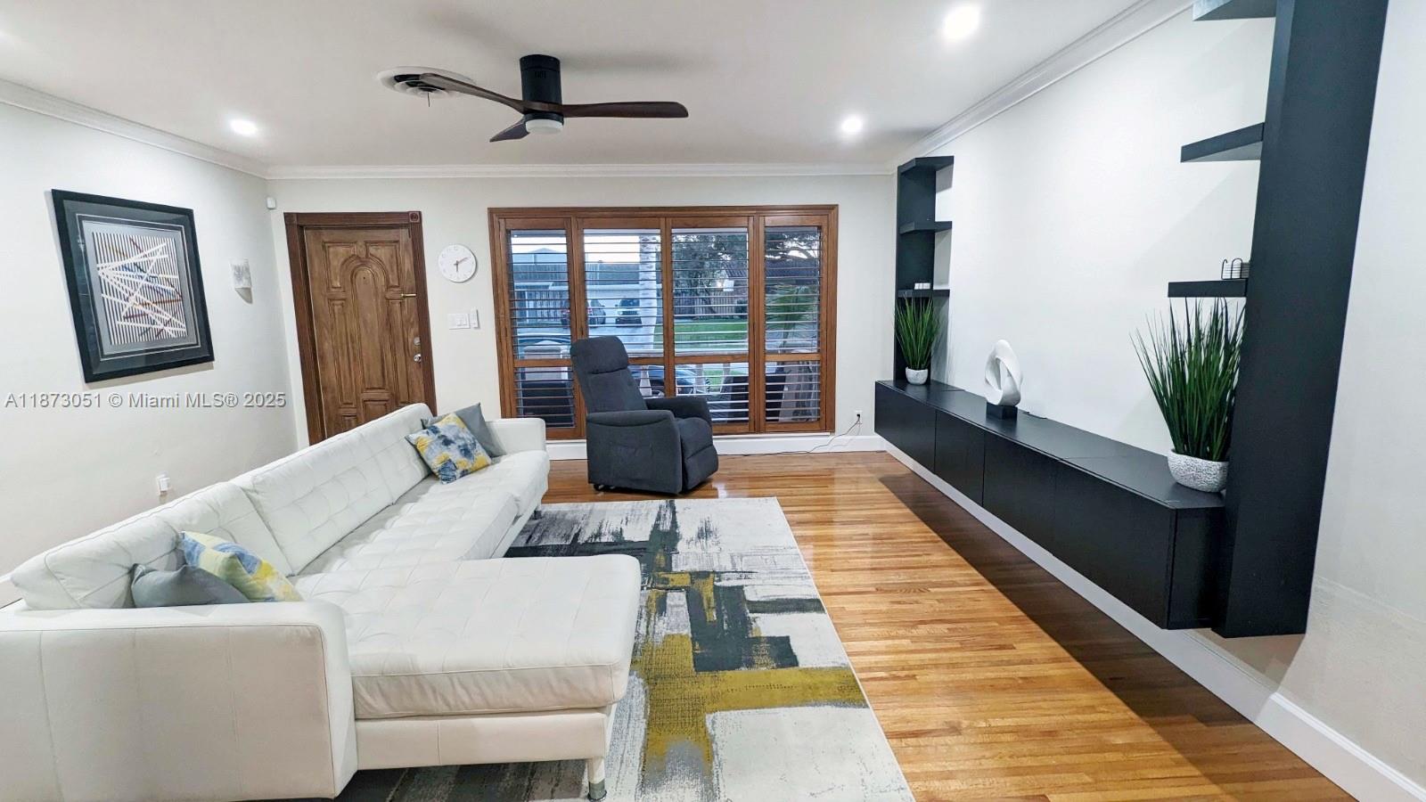 HOLLYWOOD HILLS - Residential Lease