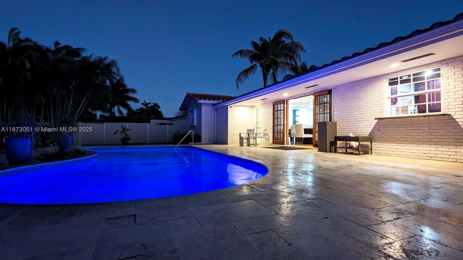 HOLLYWOOD HILLS - Residential Lease